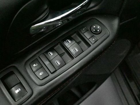 Used 2018 Dodge Grand Caravan GT image 16