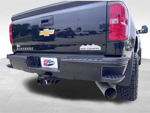 Used 2016 Chevrolet Silverado 2500 High Country w/ Duramax Plus Package AWD/4WD image 17