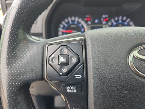 Used 2018 Toyota 4Runner TRD Off-Road Premium AWD/4WD image 24