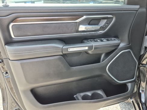 Used 2022 RAM 1500 Laramie AWD/4WD image 9