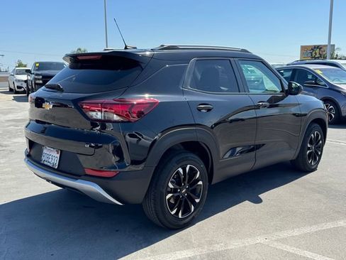 Used 2023 Chevrolet TrailBlazer LT w/ Convenience Package FWD image 5