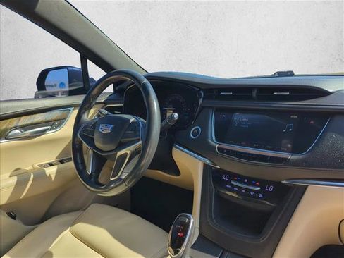 Used 2018 Cadillac XT5 FWD w/ LPO, Wheel Lock Package image 24