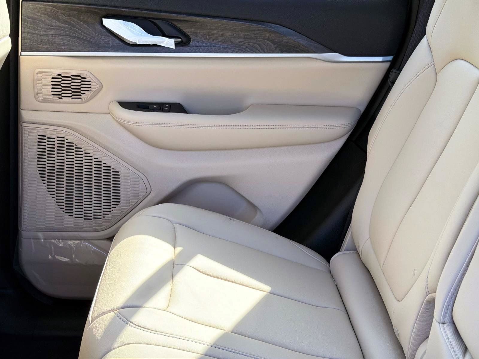New 2027 Jeep Grand Cherokee Limited AWD/4WD image 7