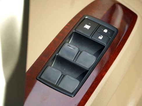 Used 2017 Lexus GX 460 image 24