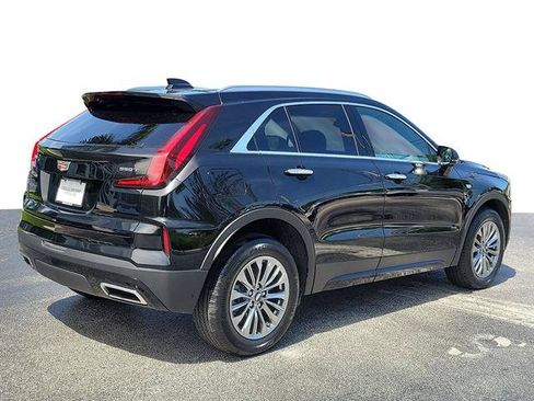 Certified 2025 Cadillac XT4 Premium Luxury FWD image 3