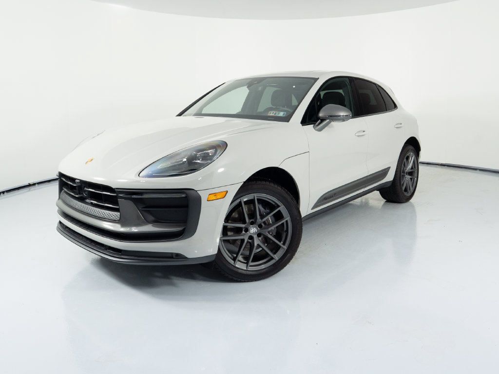 Certified 2026 Porsche Macan Turbo AWD/4WD image 1