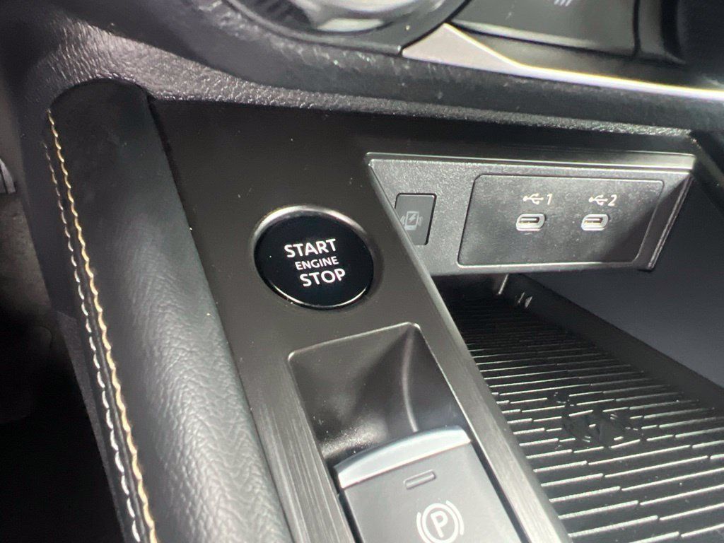 Certified 2025 Nissan Kicks SV w/ Charging Package AWD/4WD image 53