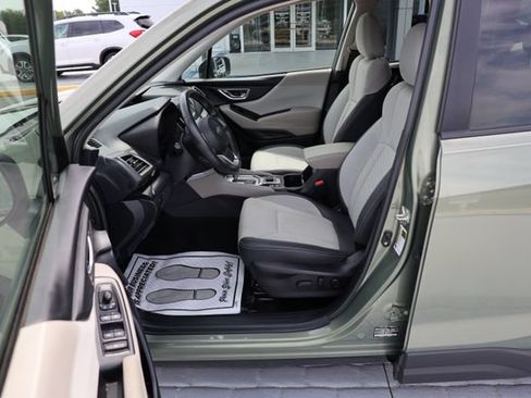 Used 2021 Subaru Forester Premium AWD/4WD image 13