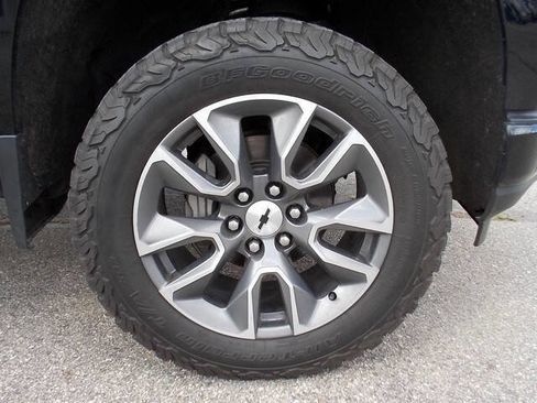 Used 2019 Chevrolet Silverado 1500 RST image 24