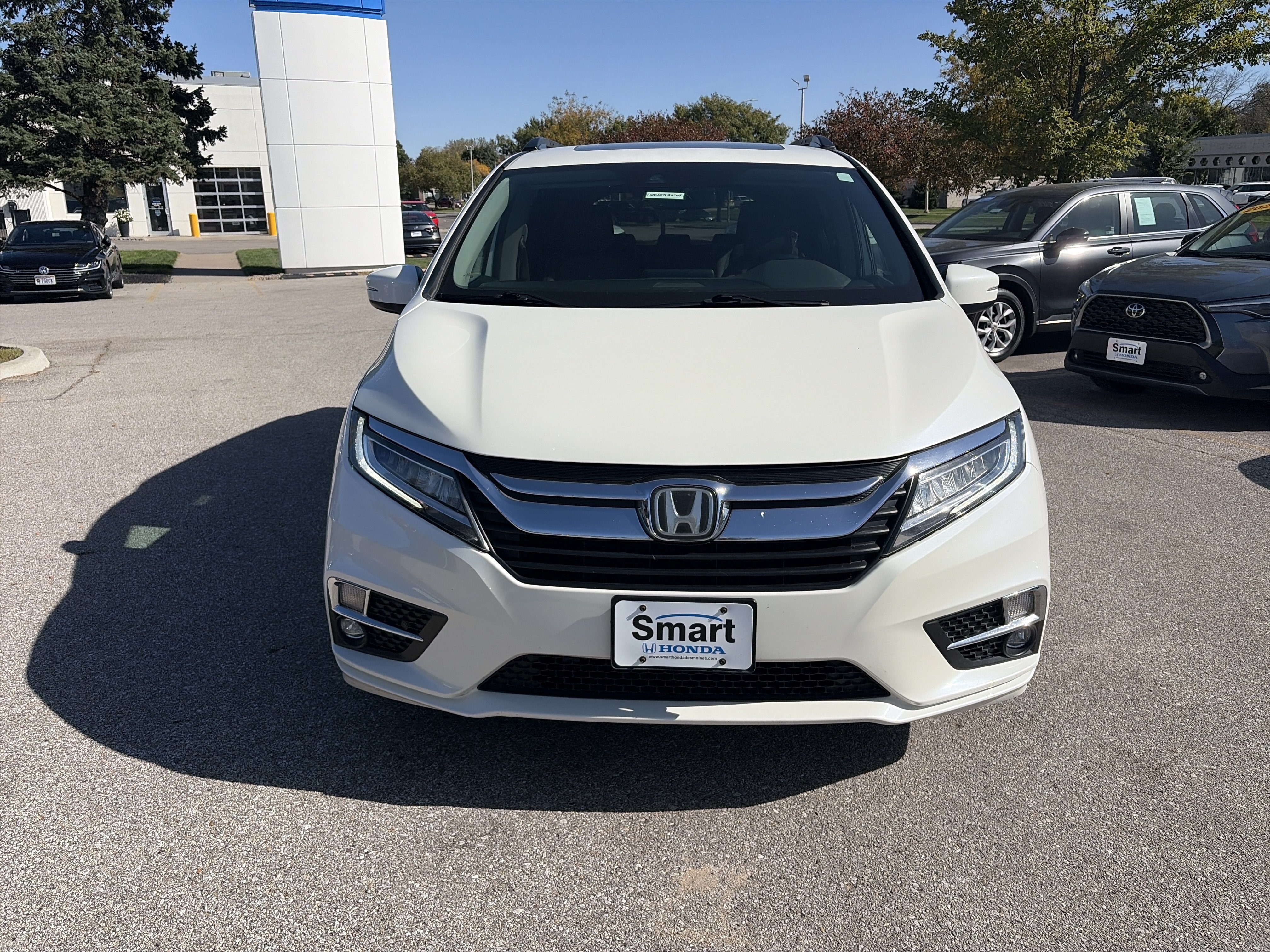 Used 2018 Honda Odyssey Touring image 2