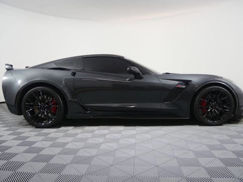 Used 2019 Chevrolet Corvette Z06 RWD image 3