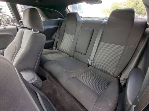Used 2016 Dodge Challenger SXT image 16