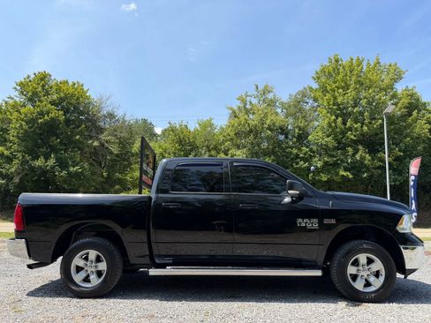 Used 2020 RAM 1500 Classic SLT w/ Luxury Group AWD/4WD image 7