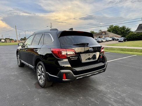 Used 2018 Subaru Outback 3.6R Touring w/ Popular Package #3 image 5