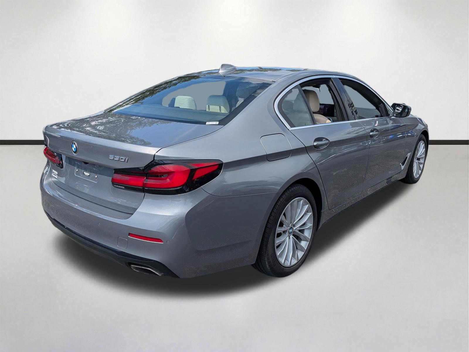 Used 2023 BMW 530i RWD image 4