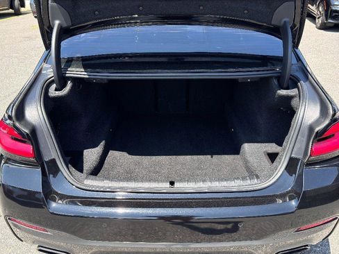 Used 2022 BMW 530i w/ Executive Package image 8