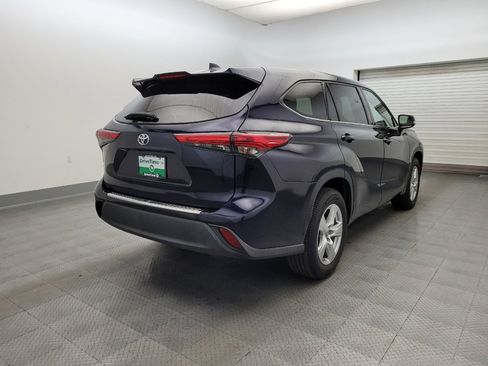 Used 2021 Toyota Highlander L FWD image 9