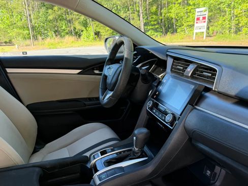 Used 2018 Honda Civic EX image 19