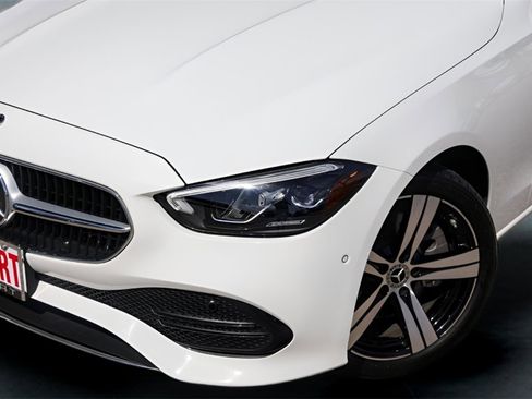 Used 2025 Mercedes-Benz C 300 Sedan image 3