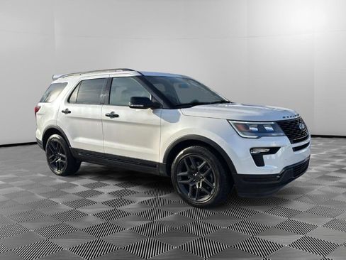 Used 2018 Ford Explorer Sport image 2