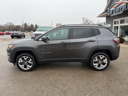 Used 2018 Jeep Compass Limited AWD/4WD image 2