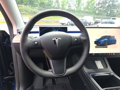 Used 2023 Tesla Model Y Long Range AWD/4WD image 12