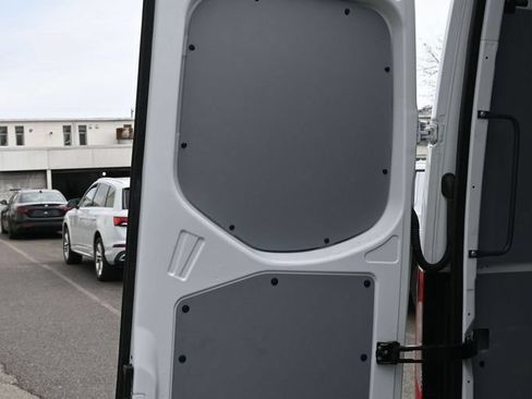 Used 2025 Mercedes-Benz Sprinter 2500 image 8