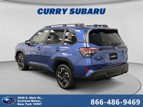 Used 2025 Subaru Forester Premium AWD/4WD image 3