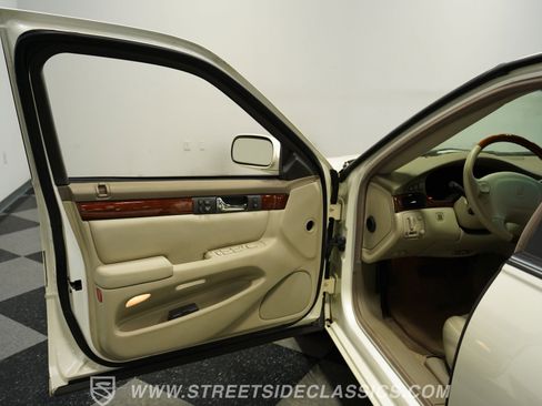 Used 1998 Cadillac Seville STS w/ Heated Seats Pkg image 34