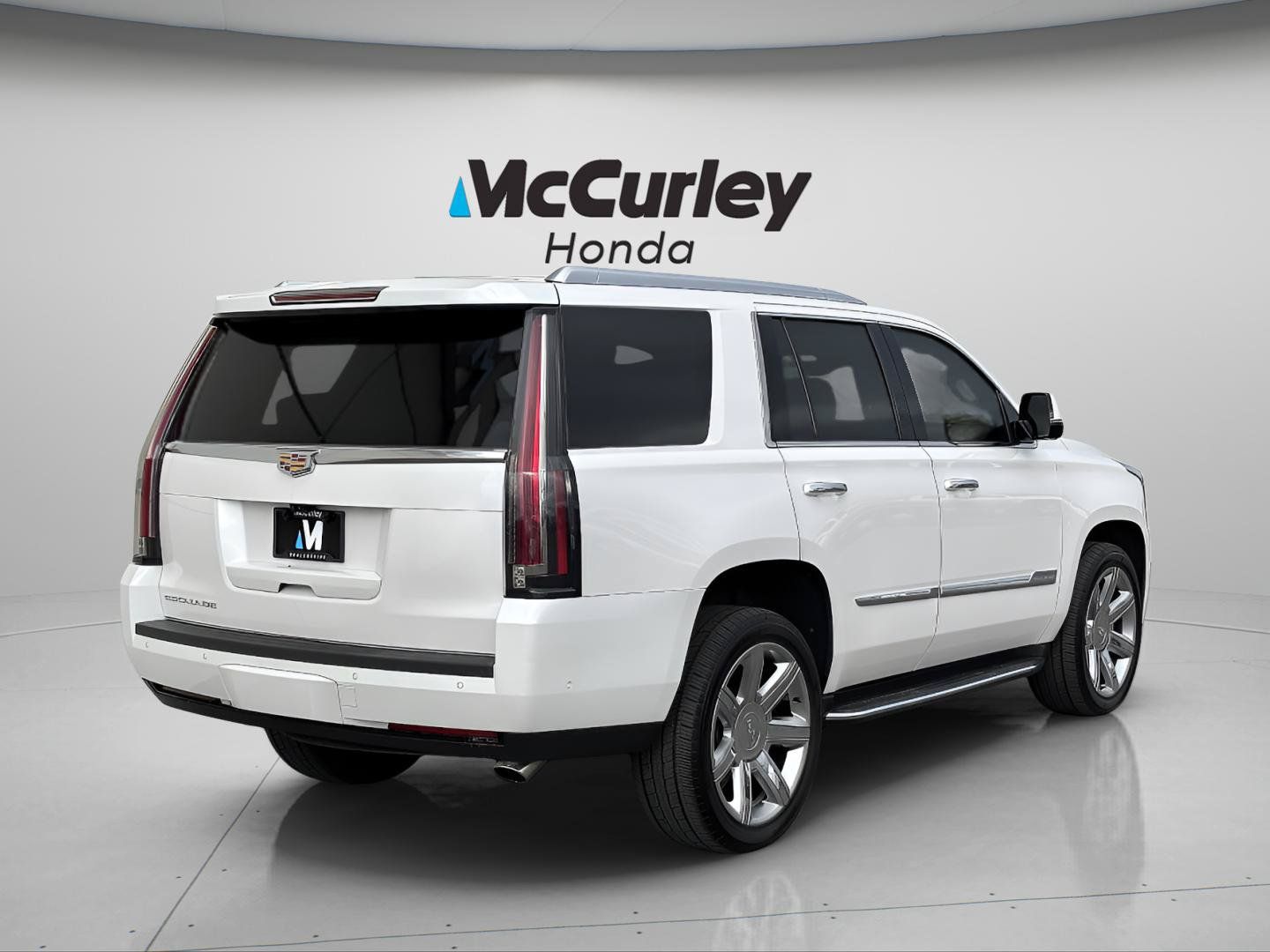Used 2020 Cadillac Escalade Luxury AWD/4WD image 3