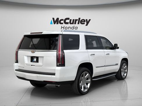 Used 2020 Cadillac Escalade Luxury AWD/4WD image 3