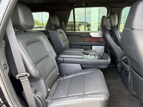 Certified 2023 Lincoln Navigator Reserve AWD/4WD image 23