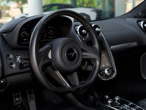 Used 2025 McLaren GTS RWD image 31