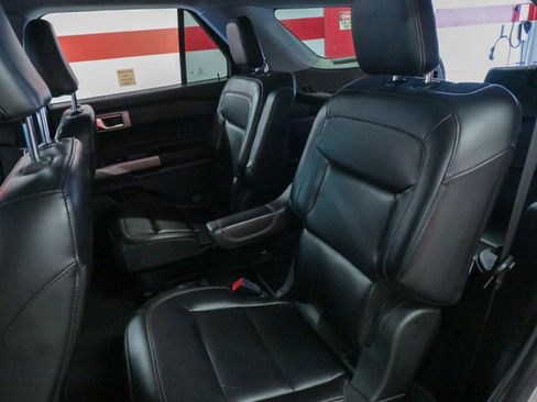 Used 2021 Ford Explorer XLT w/ Equipment Group 202A RWD image 13