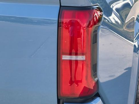 Certified 2026 Toyota Tacoma SR5 AWD/4WD image 28