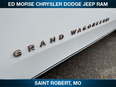 Used 2023 Jeep Grand Wagoneer L Series III AWD/4WD image 13