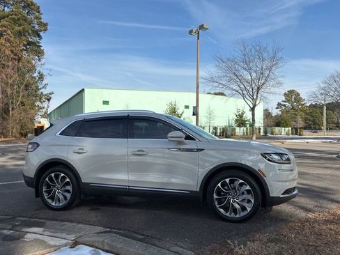 Certified 2022 Lincoln Nautilus Reserve w/ Equipment Group 201A image 2