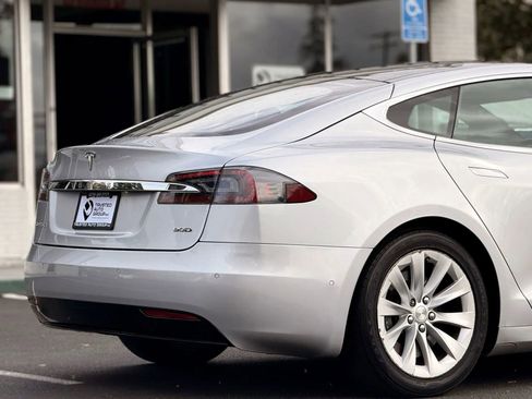 Used 2017 Tesla Model S 90D image 9