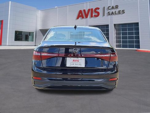 Used 2025 Volkswagen Jetta SE FWD image 7