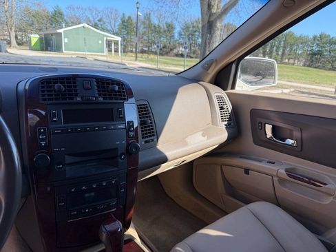 Used 2006 Cadillac SRX w/ Drivers Level One Package AWD/4WD image 12