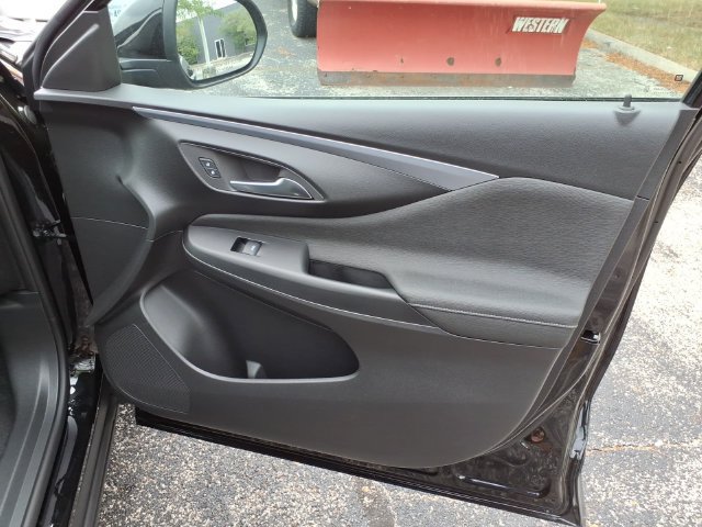 New 2026 Buick Envista Sport Touring w/ Convenience I Package FWD image 25