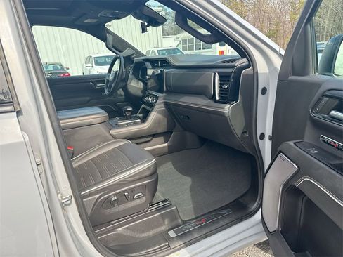 Used 2024 GMC Sierra 1500 AT4X image 31