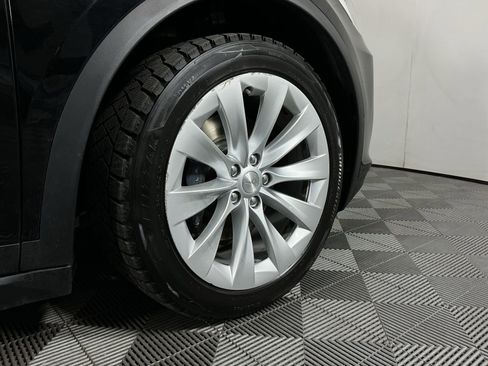 Used 2016 Tesla Model X 75D image 9