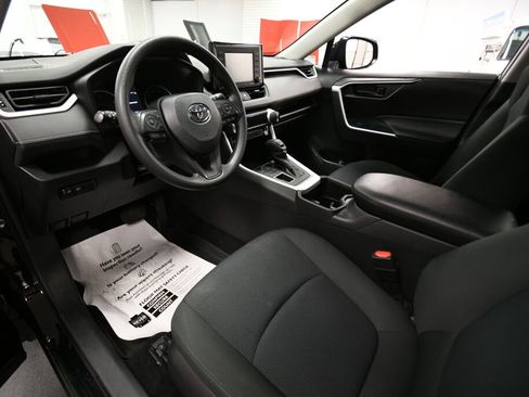 Certified 2022 Toyota RAV4 LE image 12