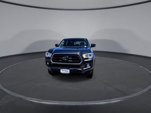 Used 2022 Toyota Tacoma SR5 RWD image 3