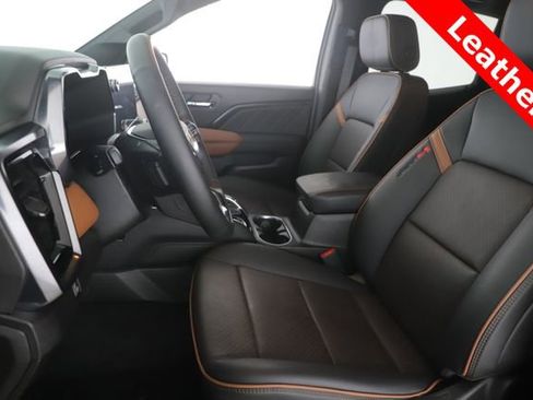 Used 2025 GMC Canyon AT4 w/ Technology Plus Package image 16