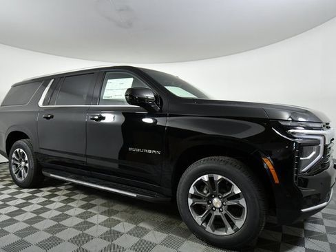 New 2026 Chevrolet Suburban LS image 9