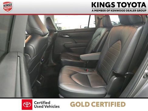 Certified 2024 Toyota Highlander XLE AWD/4WD image 14