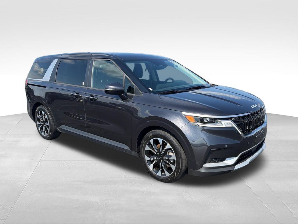 Used 2023 Kia Carnival EX FWD image 8
