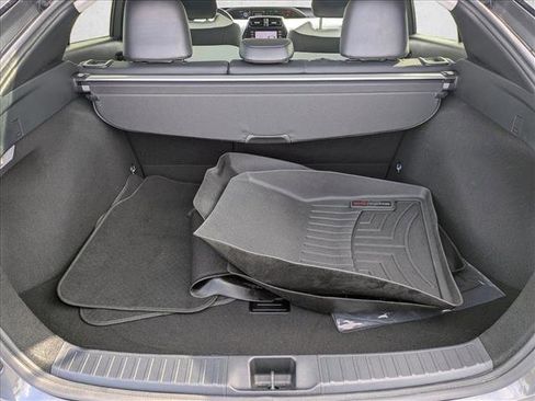 Used 2021 Toyota Prius XLE image 9